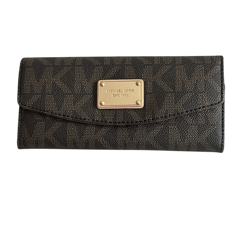 BNWT! Michael Kors Monogram Wallet